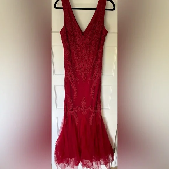 open lace back dress Carly - Sweetheart Midaxi Dress main image 1